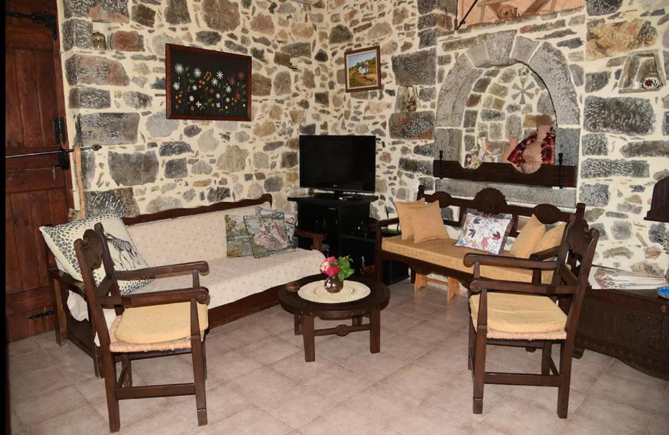 Traditional Residence With Terrace Latsida 외부 사진